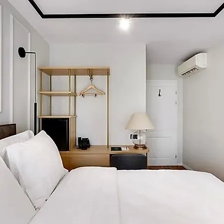 Hotel Bloom 3*