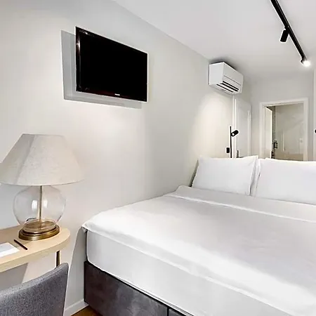Bloom Hotel 3*
